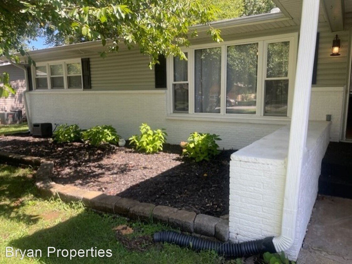 Foto principal - 3 br, 2 bath House - 2158 E. Claiborne