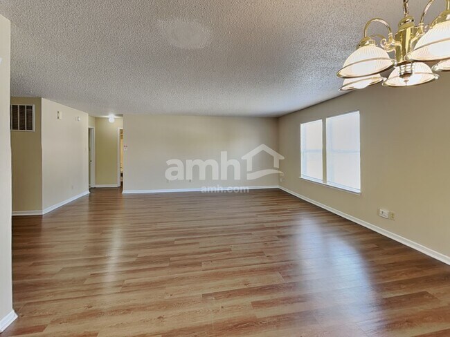 Foto del edificio - 1730 Sonesta Ln