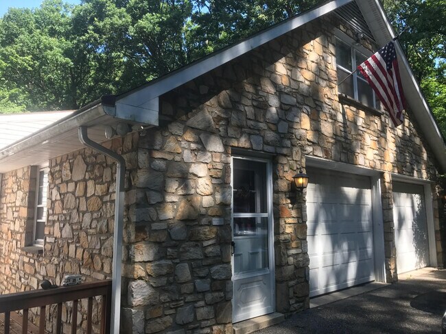 Building Photo - 273 Eden Rd