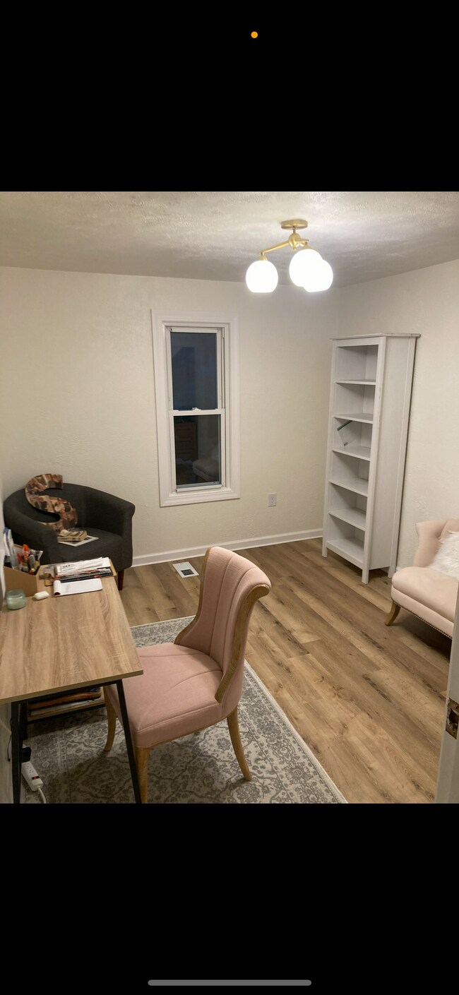 Foto del edificio - 1016 E Highland Pl