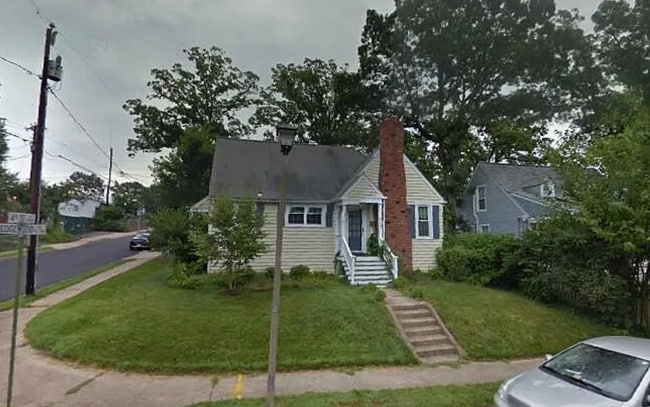 Building Photo - 317 N Edgewood St