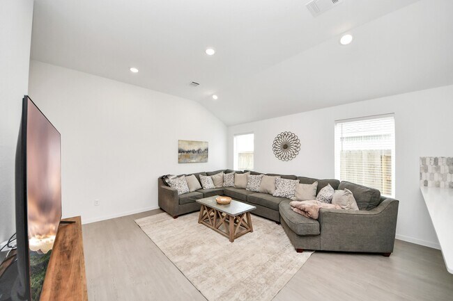 Foto del edificio - 2406 Aquamarine Ln