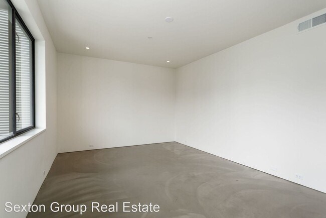 Building Photo - 4 br, 2 bath House - 811 Folger Ave