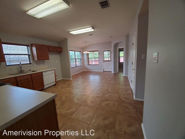 Building Photo - 8647 Wurzbach Rd