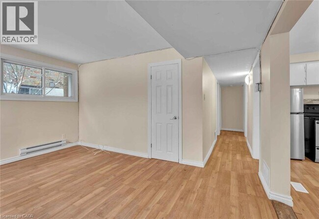 Building Photo - 165 Helena Ave