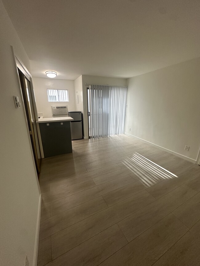 Foto del edificio - 8312 Blackburn