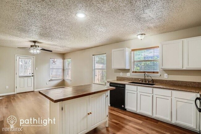 Building Photo - 3 br, 2 bath House - 113 Yosemite Drive UNIT