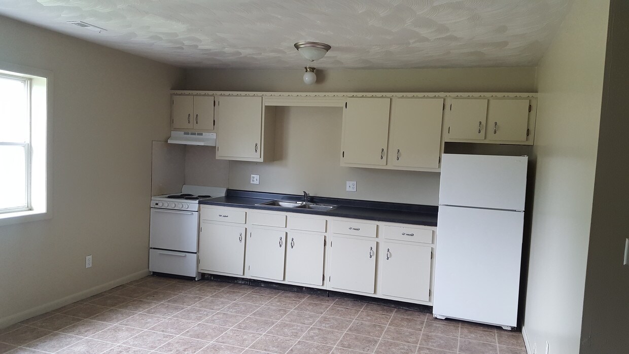 Primary Photo - 241 N Maple St