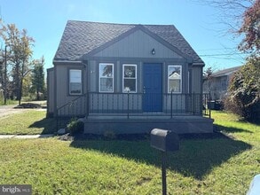 Building Photo - 37 Beaver Ave