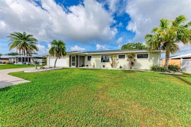 Foto del edificio - 623 Albee Farm Rd N