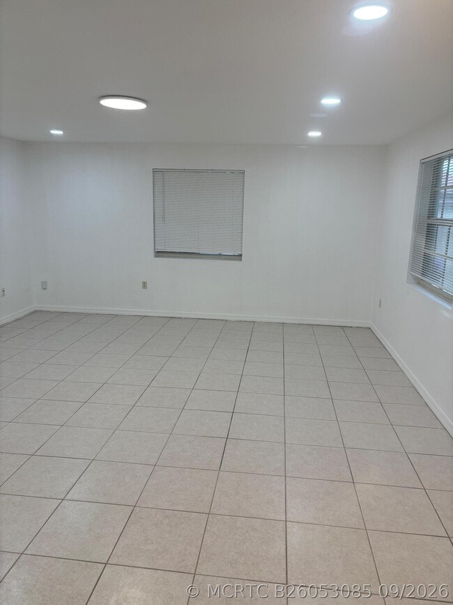 Building Photo - 1208 N 57th Ave