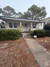 Building Photo - 224 A View Ave