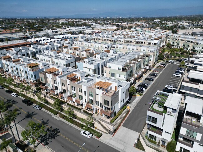 Building Photo - 17 West Condo Complex Superior/17th Streets