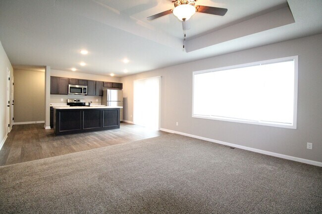 Building Photo - SOUTH ANKENY!! 3 Bedroom, 2.5 Bath Home in Ankeny