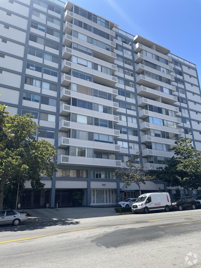 Building Photo - 969 Hilgard Ave