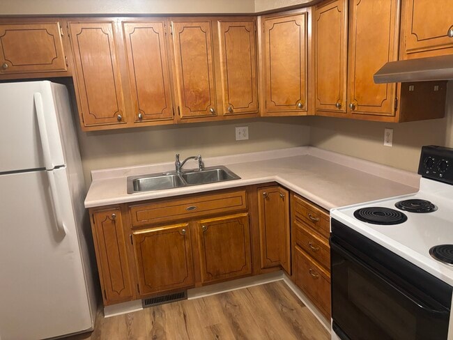 Building Photo - 1117 Melrose Ct Building Photo - 1117 Melrose Ct