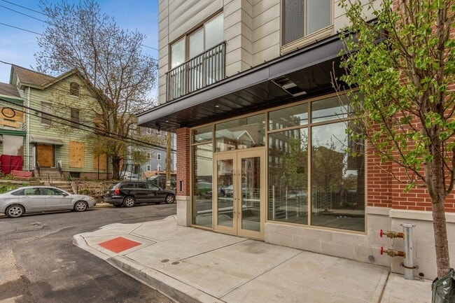 Building Photo - 3 Perrine Ave