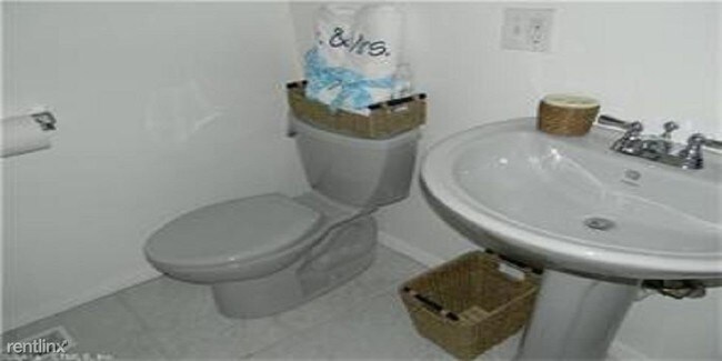 Foto del edificio - 40 Woodland Ave