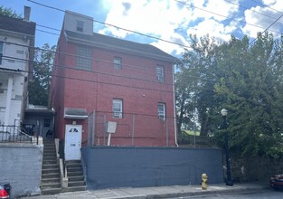 Building Photo - 1102 E 4th St