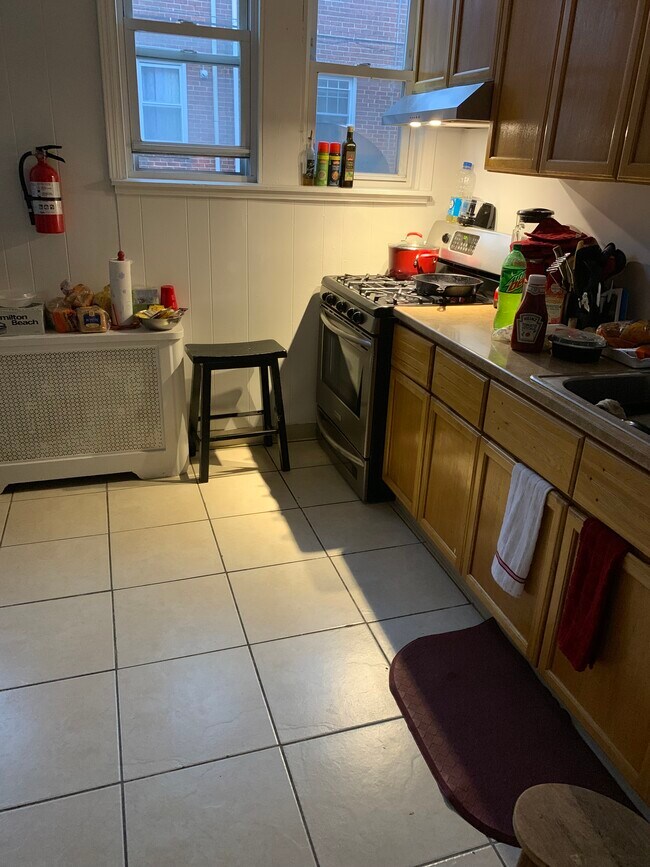 Foto del edificio - 1426 Gilham St