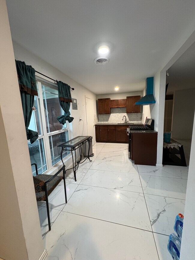 Foto del edificio - 3225 Schieffer Ave