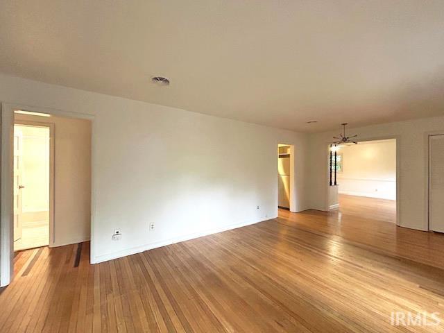 Foto del edificio - 1517 E Maxwell Ln