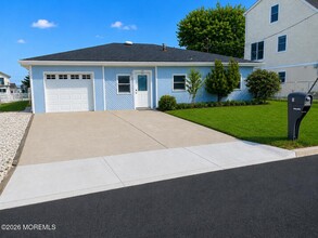 Building Photo - 115 N Binnacle Dr