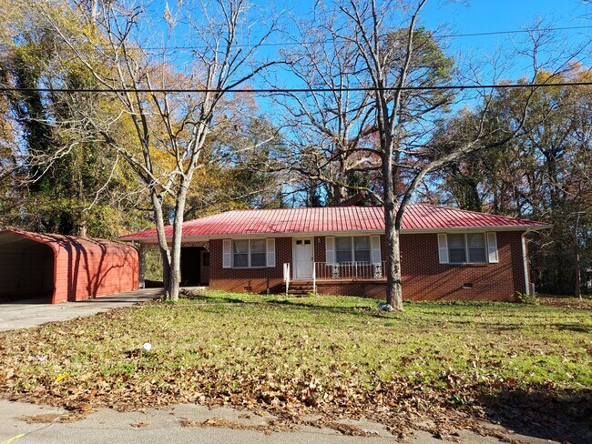 Building Photo - 115 Simpson St