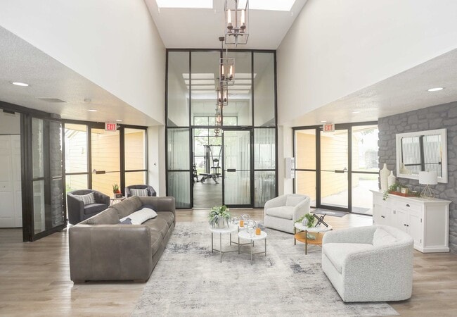 Building Photo - Deercross