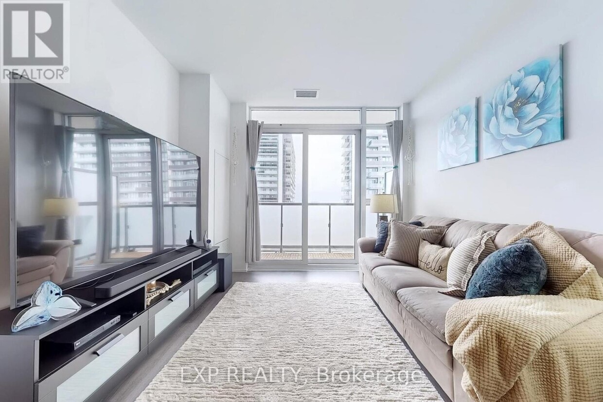 Photo principale - 2550-2550 Simcoe St N