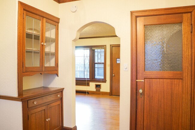 Foto del edificio - Stunning 2-Bed Townhouse in Goose Hollow B...