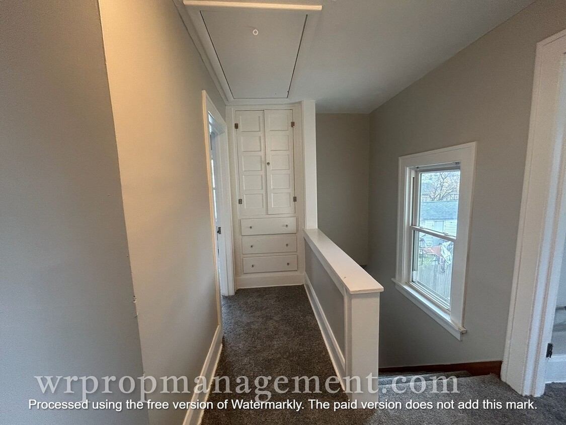 Foto del edificio - 3 Bed 1 Bath Home is West Toledo Library N...