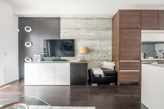 Building Photo - 4 Treford Pl