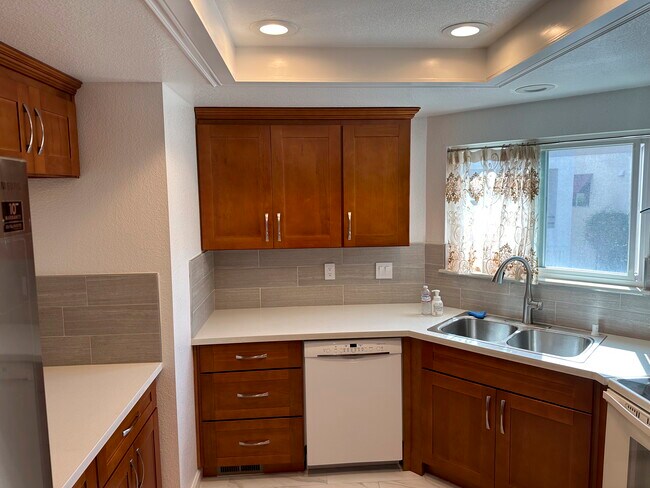 Cocina 1 - 43 E Court Ln