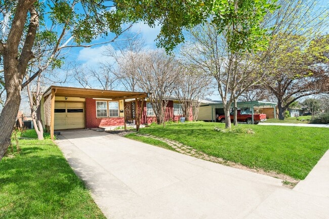 Building Photo - 231 Craigmont Lane, San Antonio, TX 78213