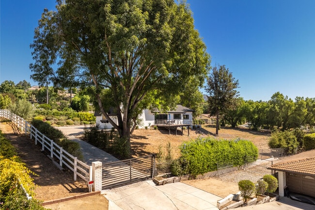 Building Photo - 2474 Barbara Dr