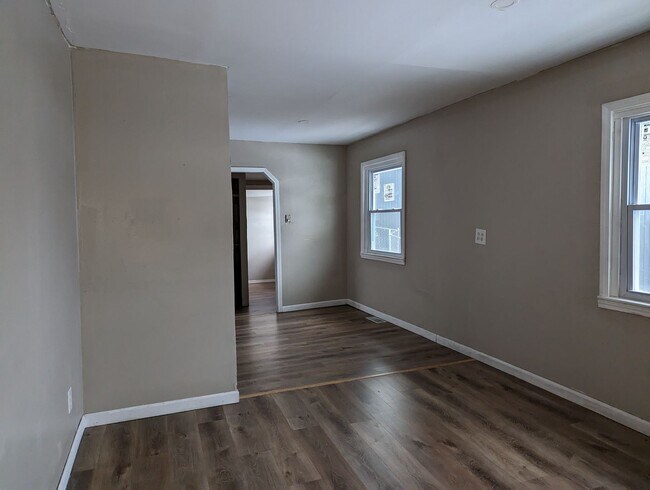 Building Photo - 3 Bedroom house in Sugar Creek