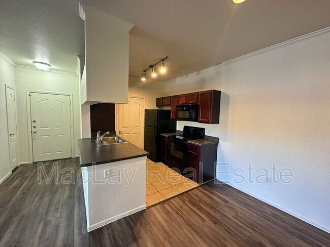 Building Photo - 16013 S Desert Foothills Pkwy