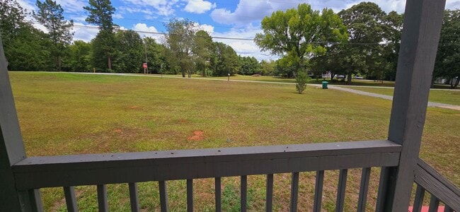 Building Photo - Spacious Home In Miledgeville Available fo...