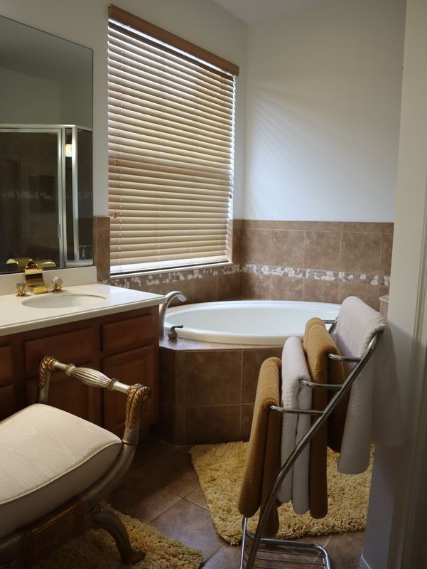 Building Photo - 305 Villa Sorrento Cir