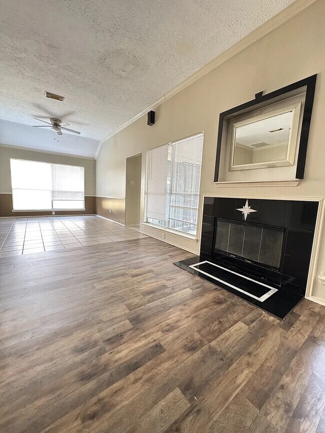 Foto del edificio - 4619 Trevor Hill Dr