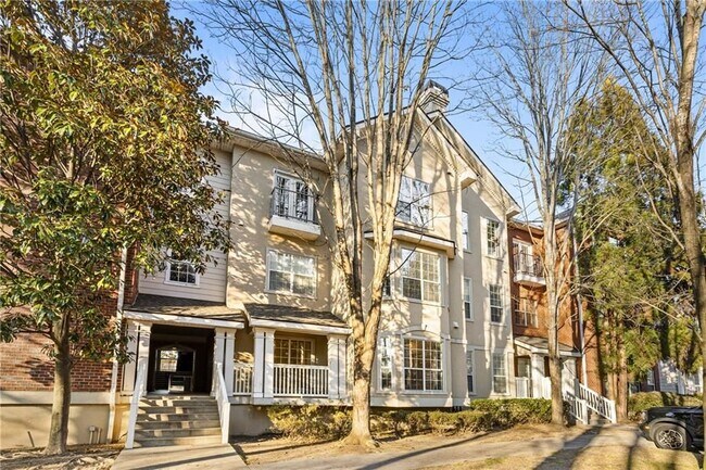 Building Photo - 5641 Roswell Rd