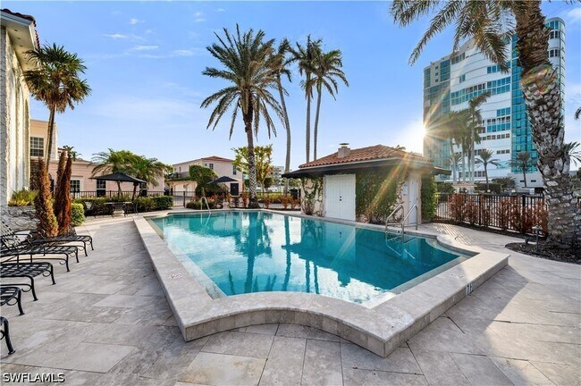Foto del edificio - 4000 Gulf Shore Blvd N