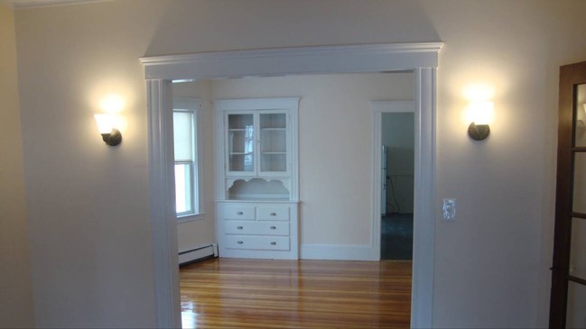 Building Photo - 50 Thorndike St