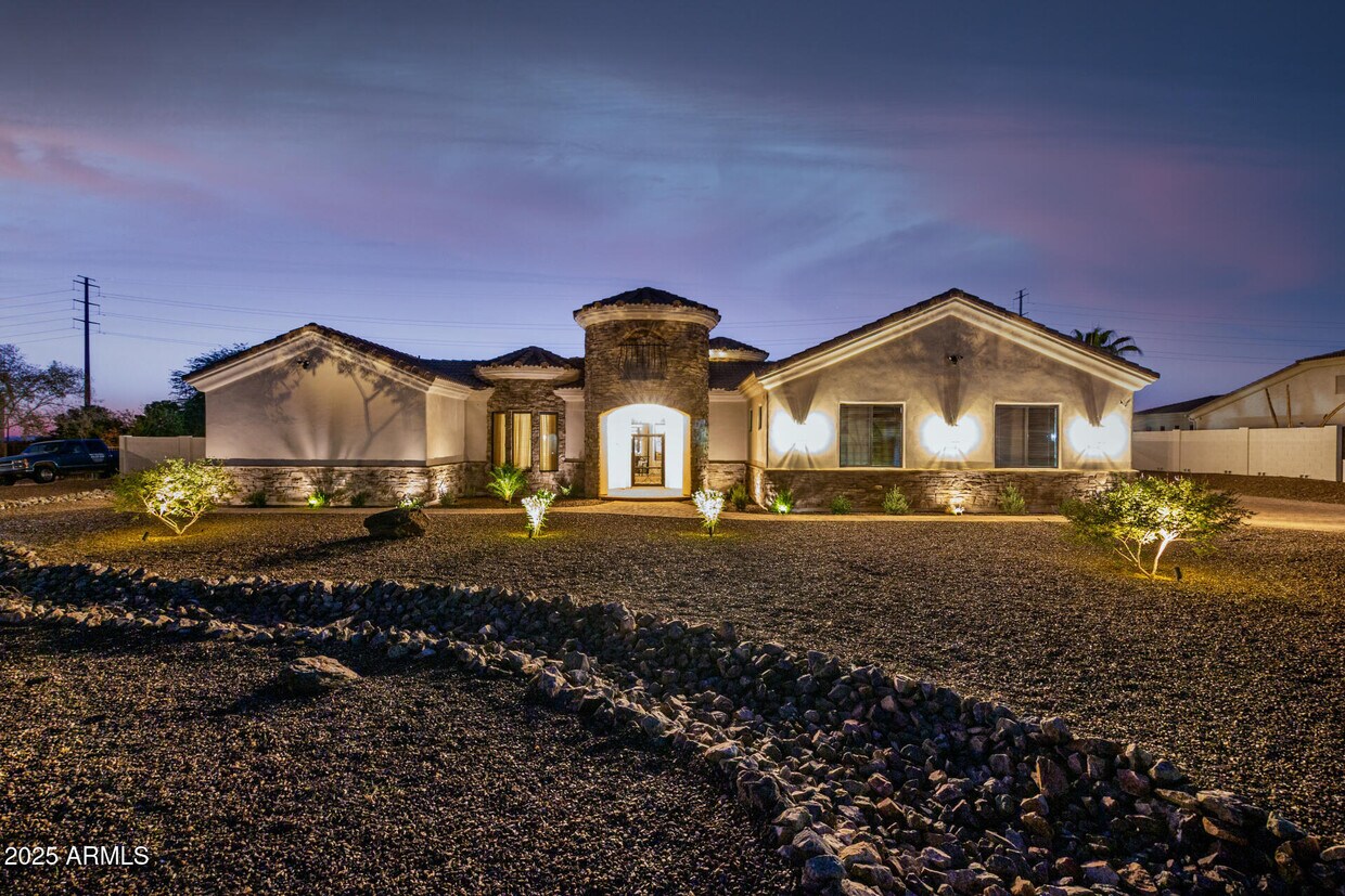 Foto principal - 2506 S 186th Dr