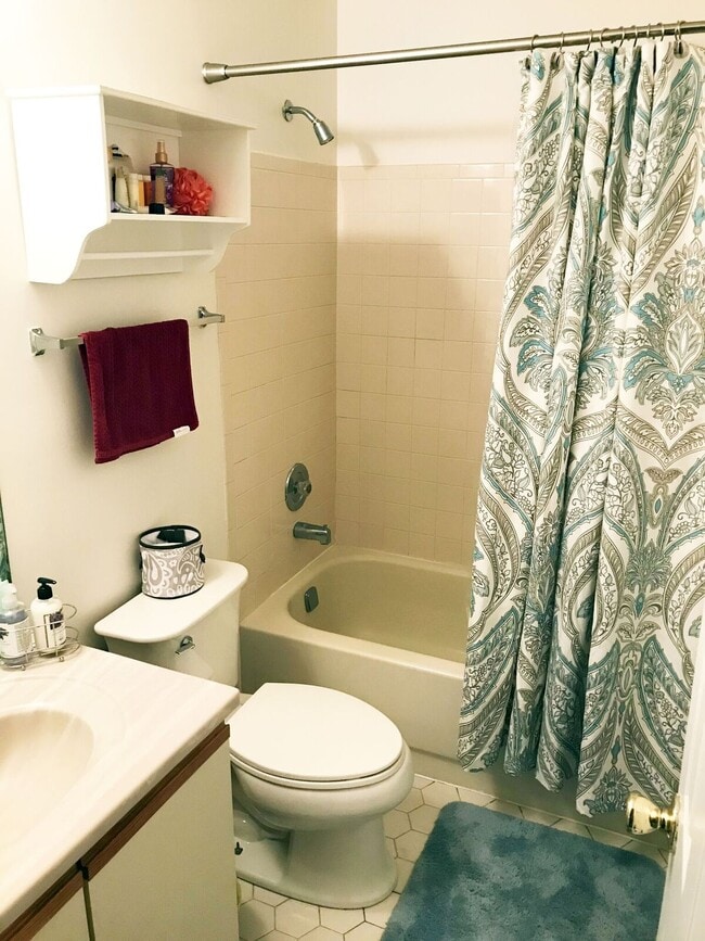 Bathroom - 171 Country Club Dr
