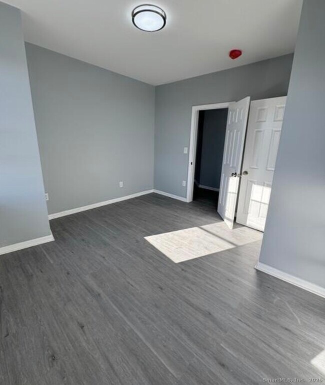 Foto del edificio - 413 E Main St