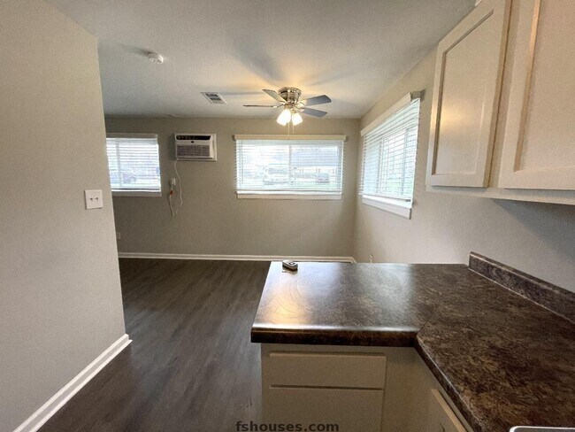 Foto del edificio - Warren Park 1 Bedroom Apartment