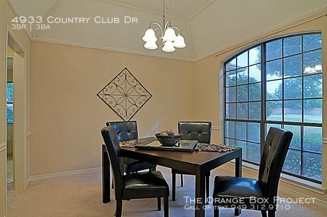 Building Photo - 4933 Country Club Dr