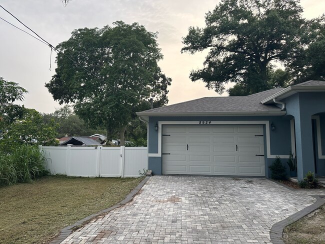 Foto del edificio - 8924 N Highland Ave